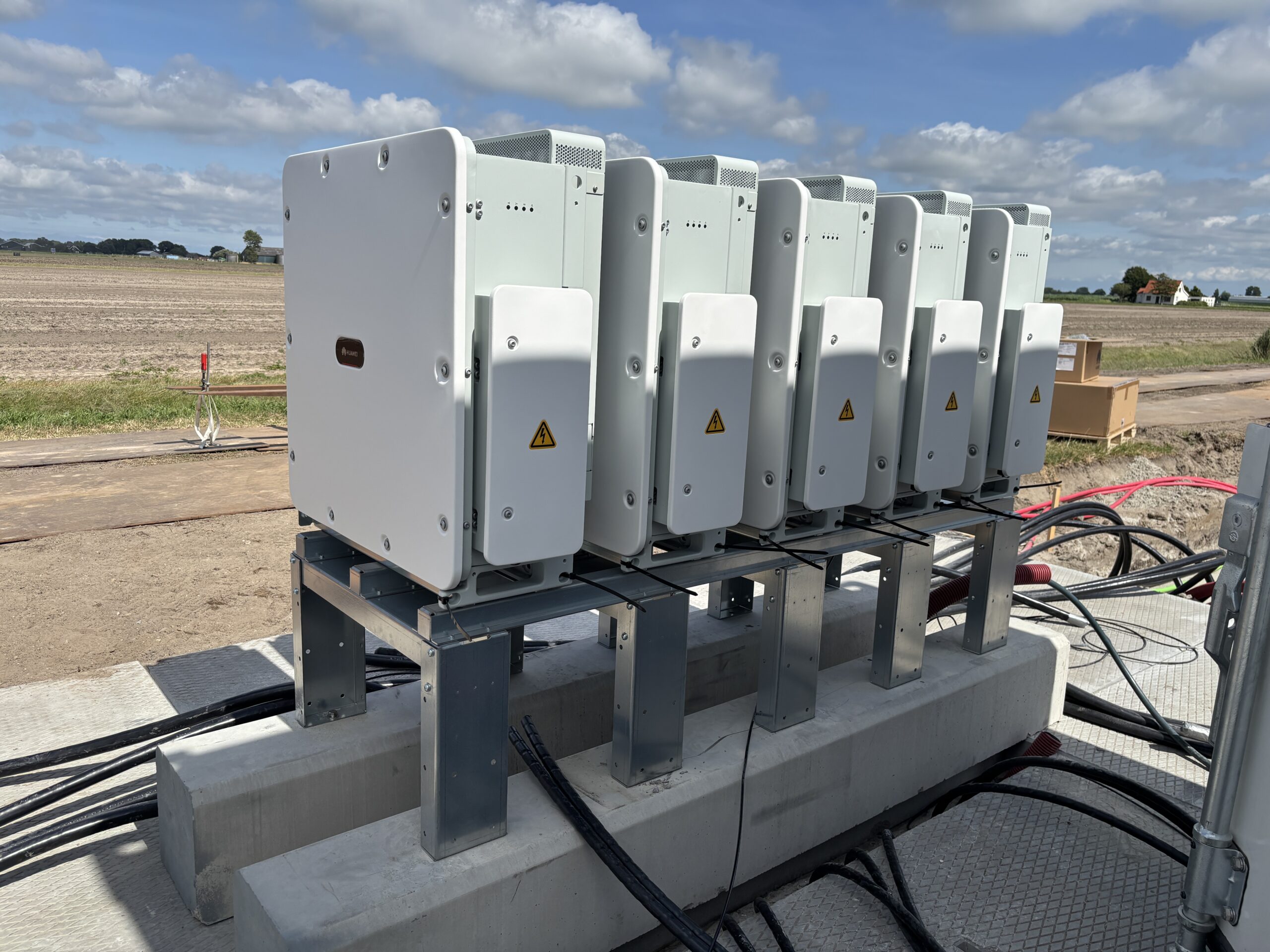 Roefclix PCS KTL rekken voor 2MW accu container